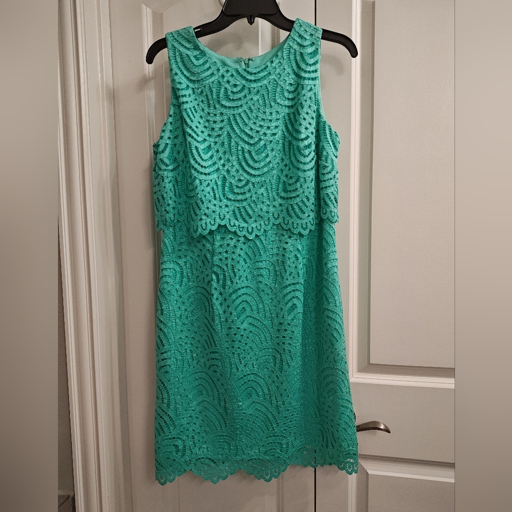 Madison Leigh Mint Green Lace Sleeveless Elegant Dress. Size 8.